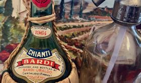 Photograph of the Chianti bottle