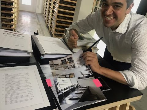 Ferran Centelles working on the Bullipedia