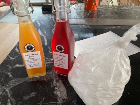 Mange on the Move cocktails