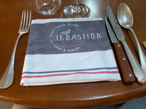 Le Bastion table setting