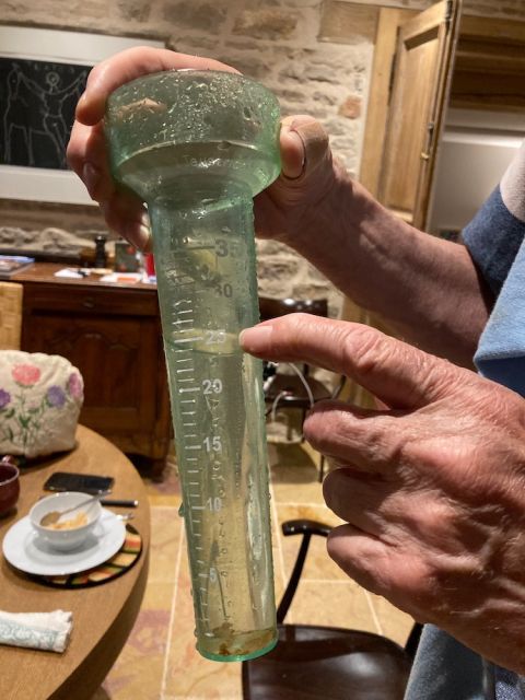 Rain guage examined in Pernand-Vergelesses on Monday 20 September