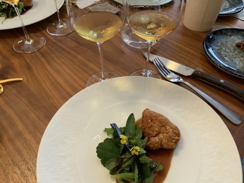 Trivet Tokaj lunch - crispy sweetbread, wild herb and confit kombu salad