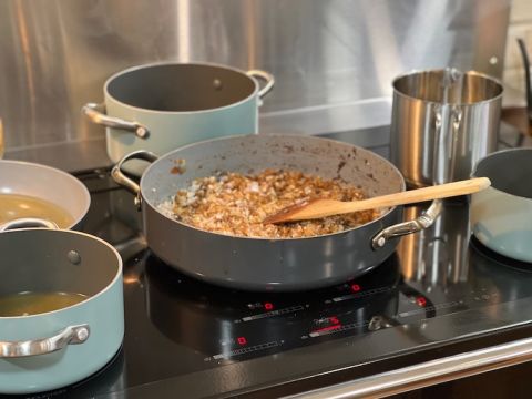 The cooking-with-wine experiment, pots ready on the stovetop