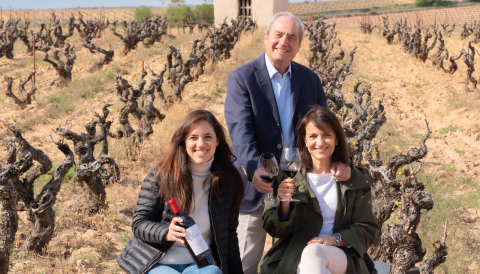 Paco Rodero with daughter and wife in the vineyard