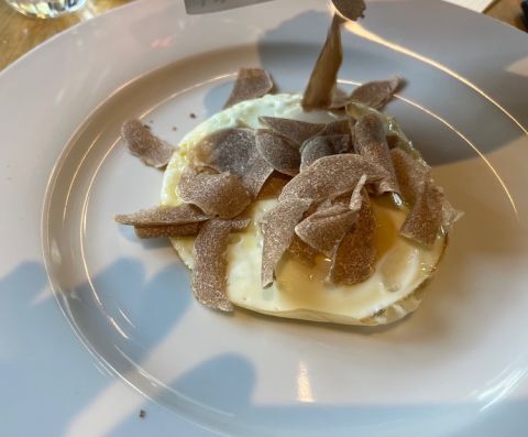 Aromatorio fried eggs and truffle