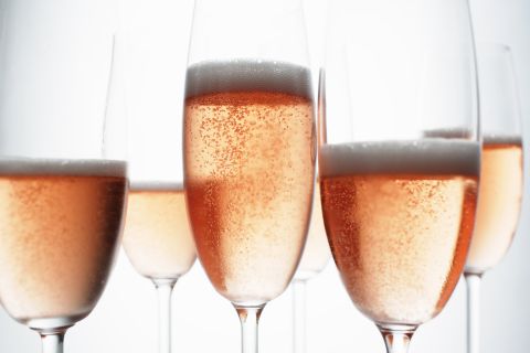 6 glasses of rosé sparkling wine