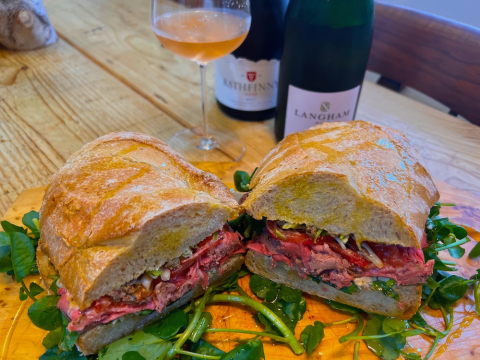 Roast beef sandwich with English sparkling rosé