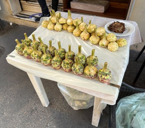 Roman artichokes in the Jewish ghettto