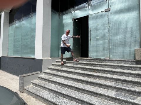 Juergens outside the winery in Thiumphu